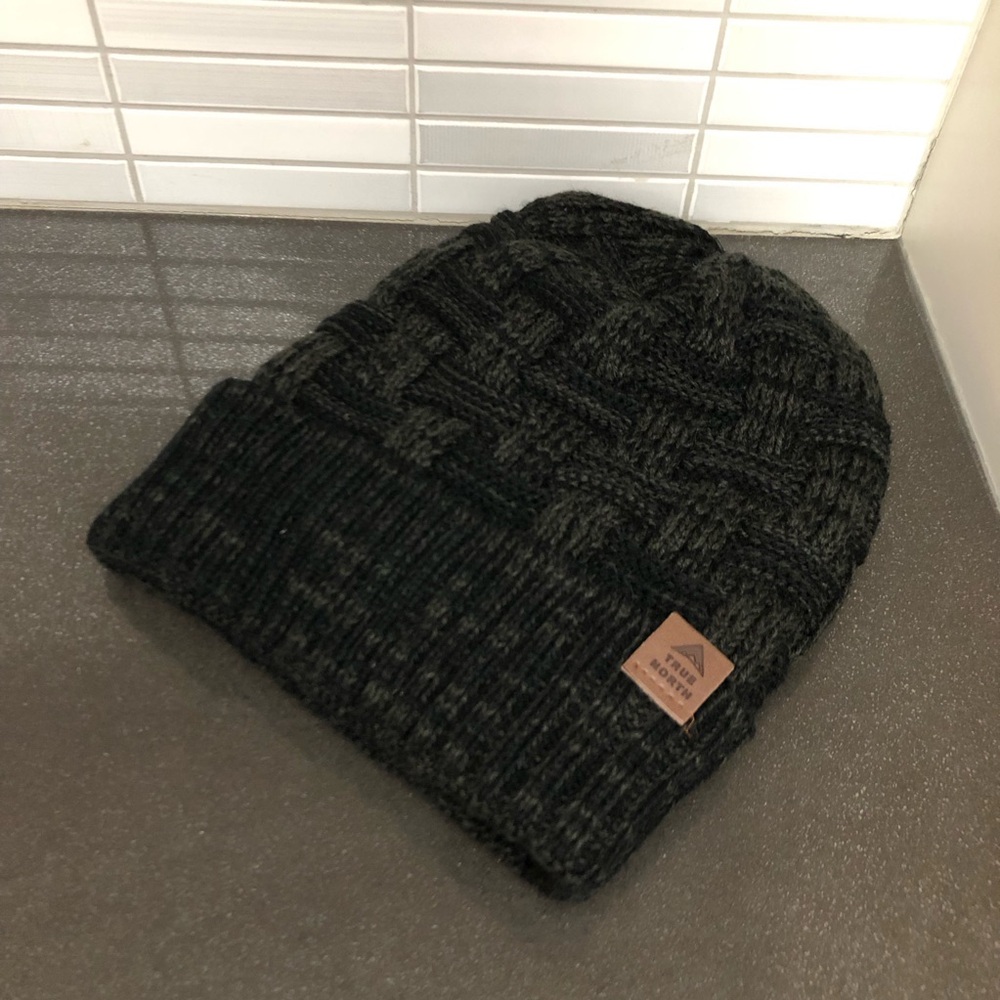 True North kids fuzzy lined knit toque